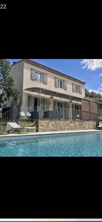 Villa pour 6 personnes, avec piscine ainsi que vue et jardin - 1