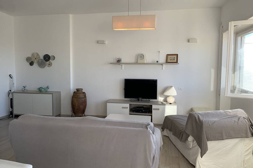 Ganze Wohnung, Sea View, Zentrum, 3 Schlafzimmer, 2 Bäder, 250 Meter vom Meer entfernt in Terracina, Pontinische Ebene