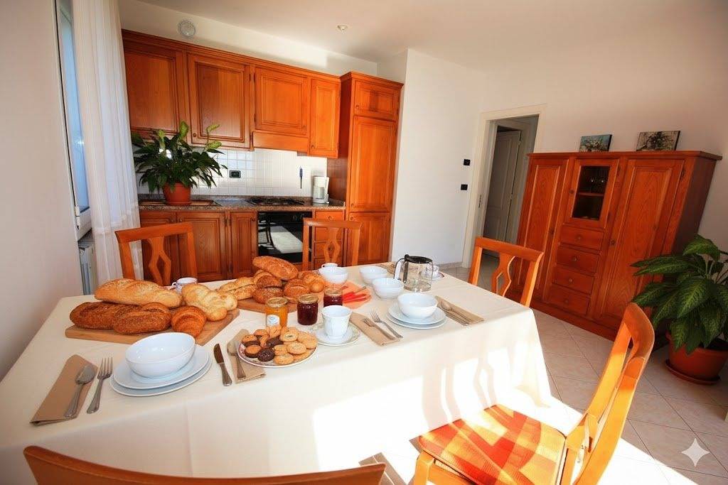 Ganze Wohnung, Wohnung mit Meerblick und Garten | V31 in Poggi (Imperia), Imperia