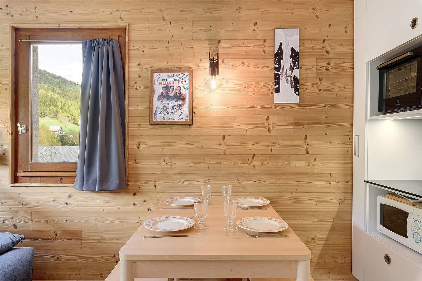 Ganze Wohnung, Elegantes Apartment 'Havre de Paix' mit Bergblick, privater Terrasse und Wlan in Villard-de-Lans, Parc naturel régional du Vercors