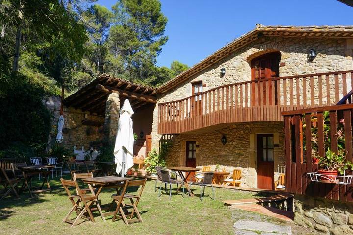 Hôtel pour 4 personnes, avec piscine et jardin, animaux acceptés à Camós - 2