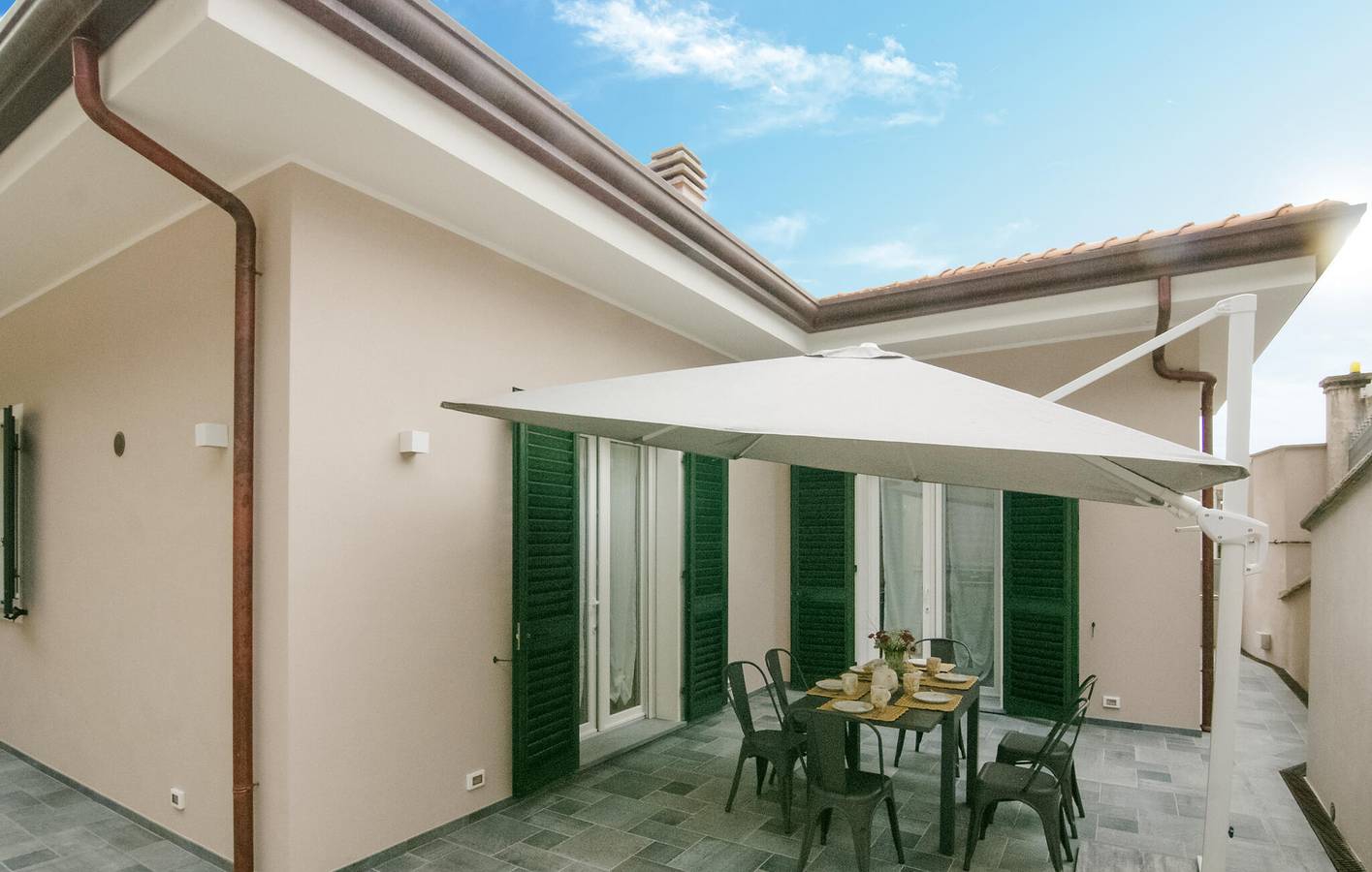 Seravezza Garten Apartment mit WiFi & Parkplatz in Seravezza, Italienische Riviera