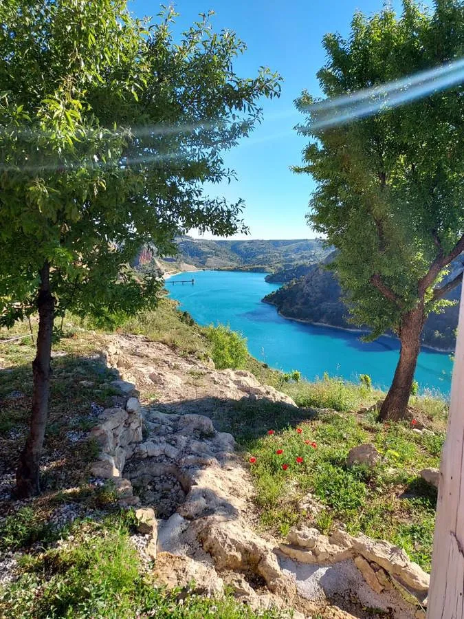 Casa rural para 6 personas, con vistas al lago además de jardín y vistas - 1