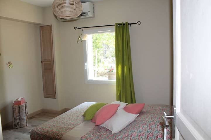 Location de vacances pour 8 personnes, avec terrasse et jardin à Mornas - 3