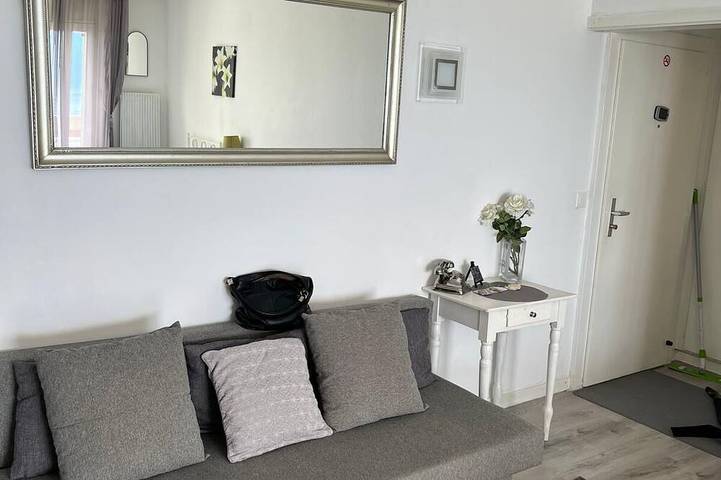 Appartement entier, Elegant Montreux Apartment with Panoramic Lake & Mountain Views in Sonzier, Montreux