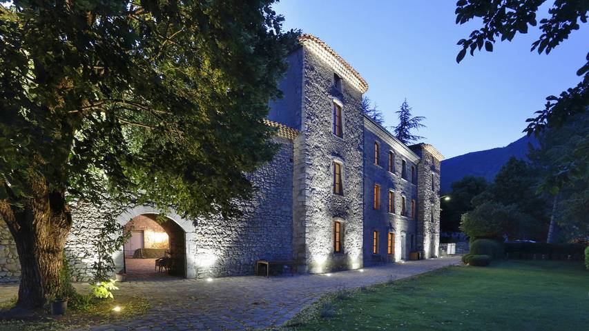 Villa pour 16 personnes, avec Jacuzzi ainsi que Terrasse et Jardin