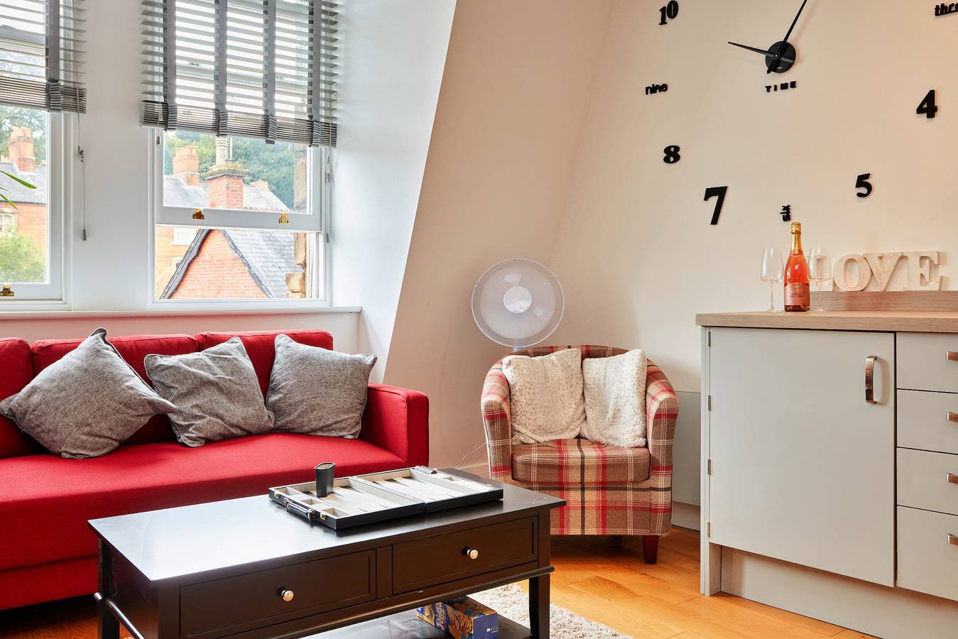 Entire apartment, Shaky's Penthouse in Matlock, Derbyshire
