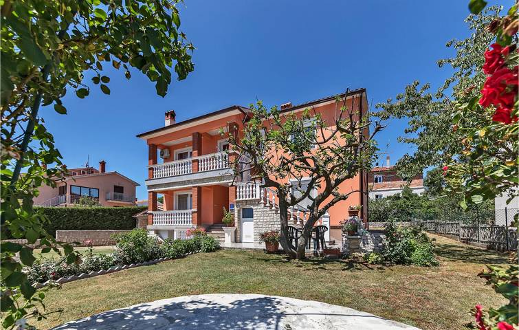 Ganze Ferienwohnung, Gemütliche Ferienwohnung mit Terrasse, WLAN und Parkplatz in der Nähe der Sehenswürdigkeiten von Labin in Vinez, Ostküste Istrien