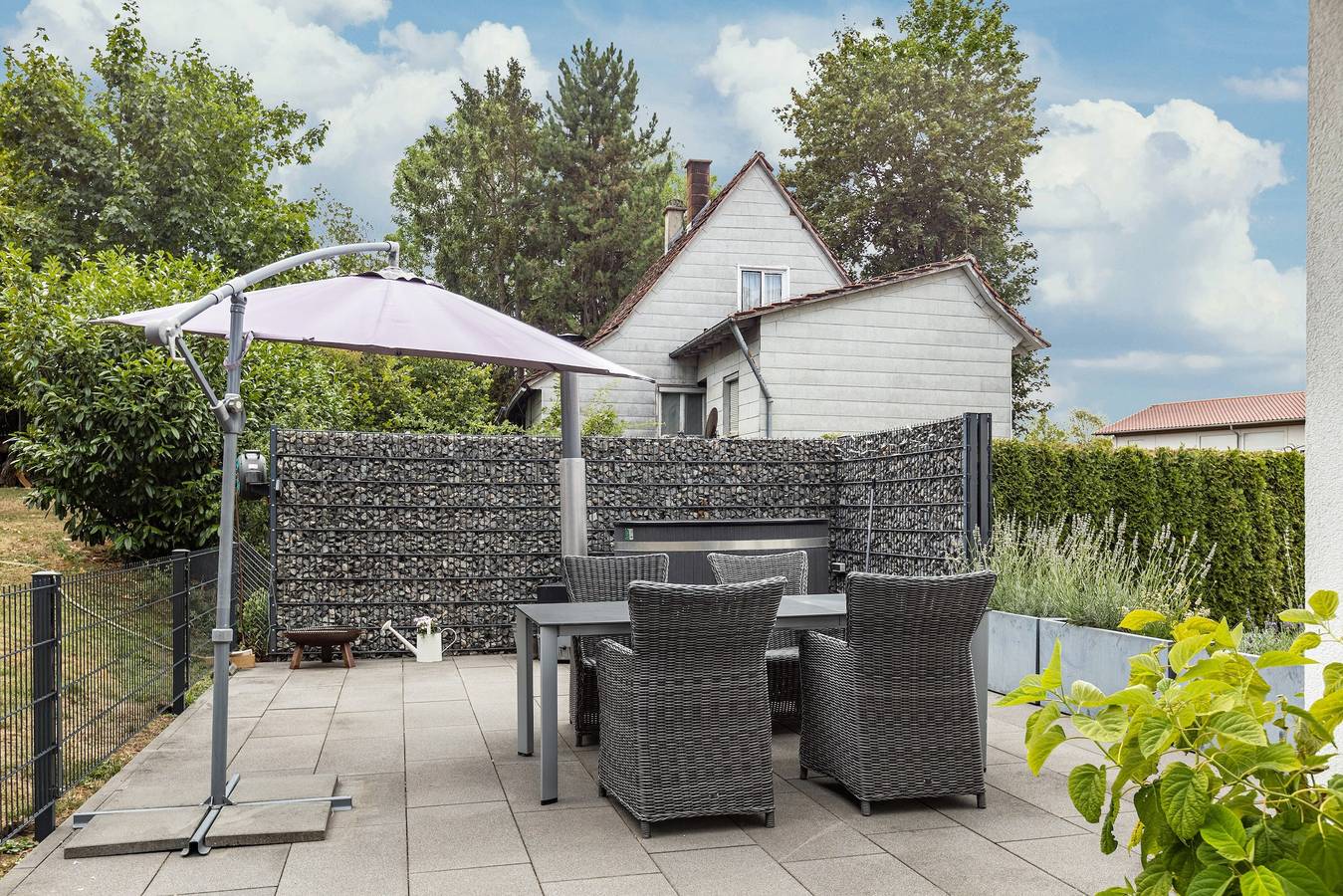 Ganze Wohnung, Apartment 'Helgas Horizon' mit privater Terrasse, Wlan und Hot Tube in Rottweil, Mittlerer Schwarzwald