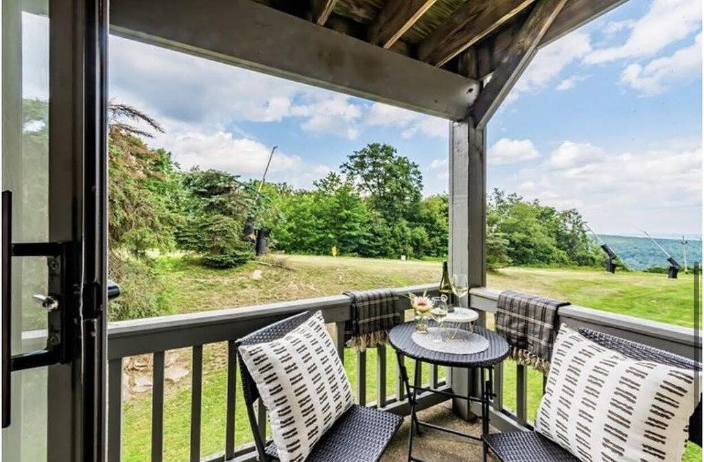 Ganze Wohnung, Ski in/Ski out Modern Chic Condominium in Seven Springs, Pennsylvania