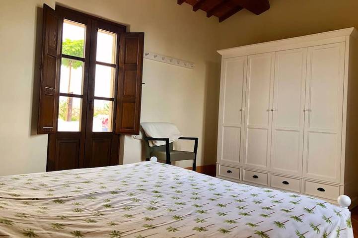 Casa di Sotto, Podere Ampella: a beautiful holiday house in the heart of Tuscany in San Giovanni d'Asso, Montalcino