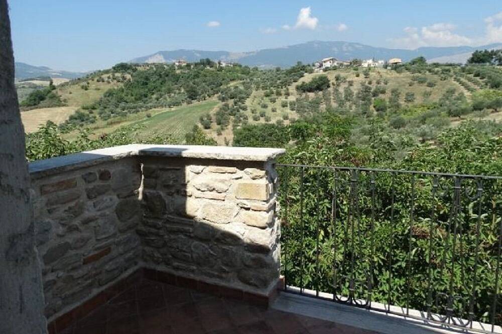 Schönes Landdorf Für 20 Gäste in Cugnoli, Gran Sasso