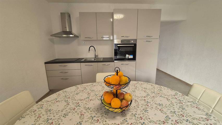 Ganze Wohnung, Neues Strandapartment Era 2 in Brodarica, Šibenik-Knin