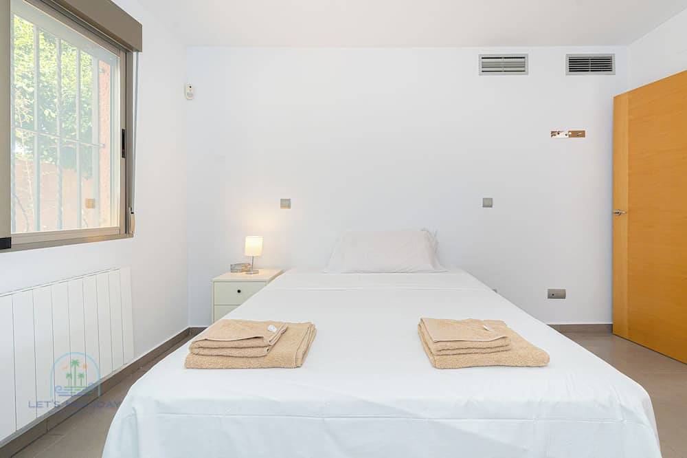 Jolie maison avec vue mer à 15 minutes à pied de la plage et de la gare de Tra in La Merced, El Campello