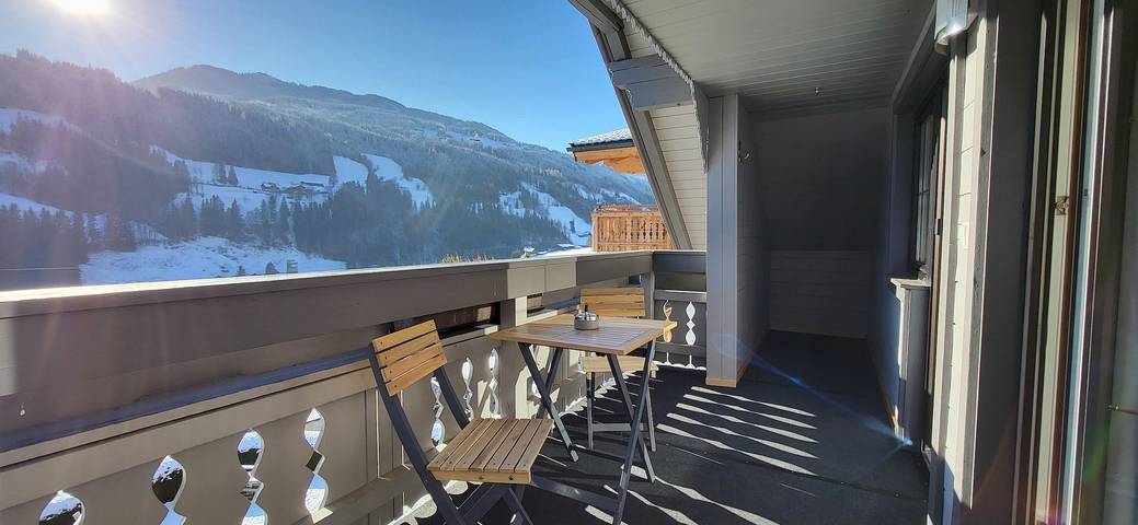 Ferienwohnung für 5 Personen, mit Garten und Ausblick sowie Balkon, kinderfreundlich in Schladming - 2