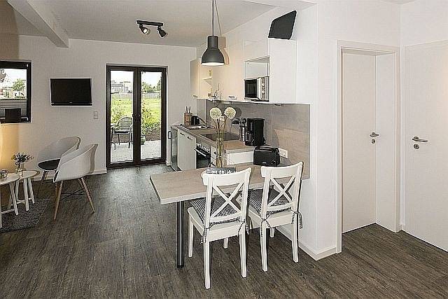 Ganze Ferienwohnung, Haus Jydebek - Ferienwohnung Moderna in Jübek, Grünes Binnenland