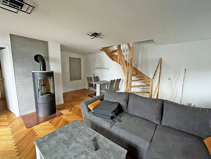 Apartamento entero, Moderne FeWo mit Kamin, ca. 1300m zum Sandstrand, 3 Schlafzimmer bis 6 Personen in Glowe, Rügen
