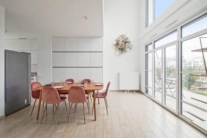 Location de vacances pour 8 personnes, avec jardin ainsi que vue et sauna à Chessy - 4