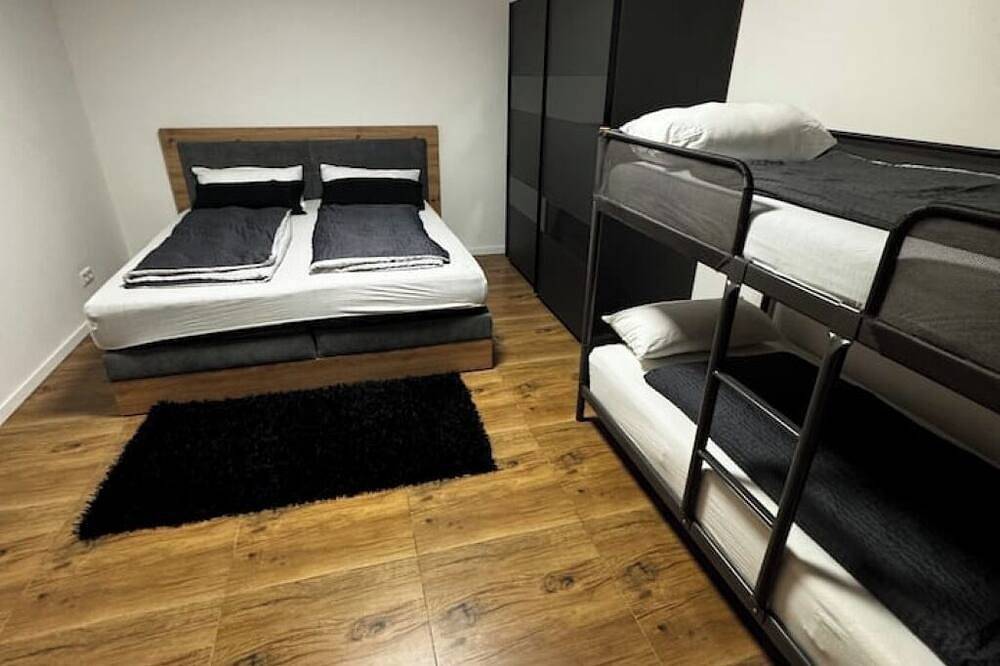 Ganze Wohnung, Frisch sanierte und große helle Wohnung in Löhne in Löhne, Nordrhein-Westfalen