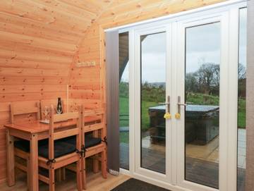 Hut for 4 People in Cumbria, North West England, Photo 4