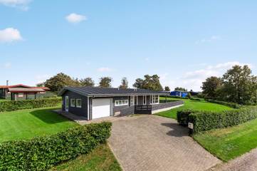 Ferienhaus für 8 Personen, mit Sauna und Whirlpool sowie Garten und Terrasse, mit Haustier in Eskov Strandpark