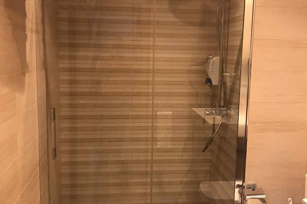 Ferienhaus-Hütte-Ensuite mit Dusche-Strassenblick in Cabárceno, Penagos