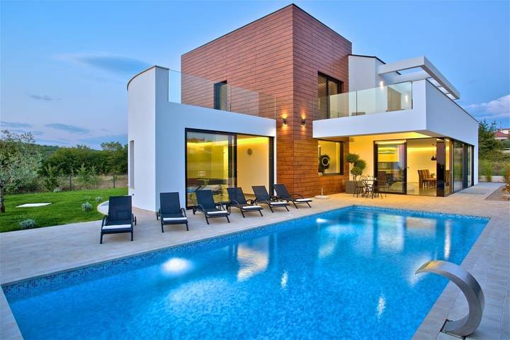 Ferienhaus für 12 Personen, mit Terrasse