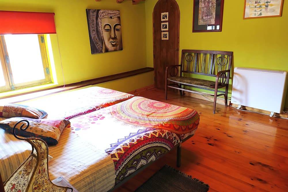 Rural house with private garden in Almenara de Tormes, Salamanca Province