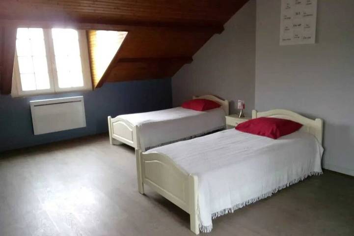 Location de vacances pour 14 personnes, avec jardin ainsi que balcon et jacuzzi dans Ranton - 4