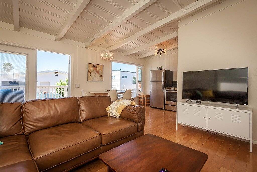 Cozy Beach Town Getaway Cottage in Cayucos, San Luis Obispo County