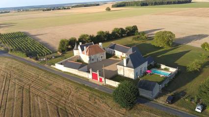 Gîte pour 6 personnes, avec piscine et jardin à Ligré