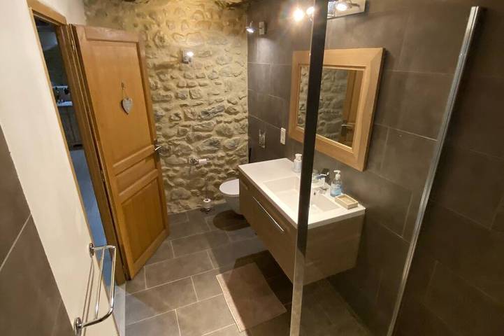 Location de vacances pour 15 personnes, avec jardin, animaux acceptés à Roynac - 2