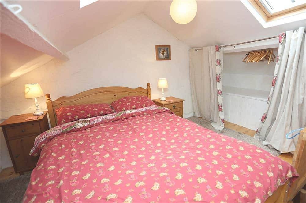 Restored Welsh cottage, pet friendly, wood burning stove, walks from the door. in Snowdonia