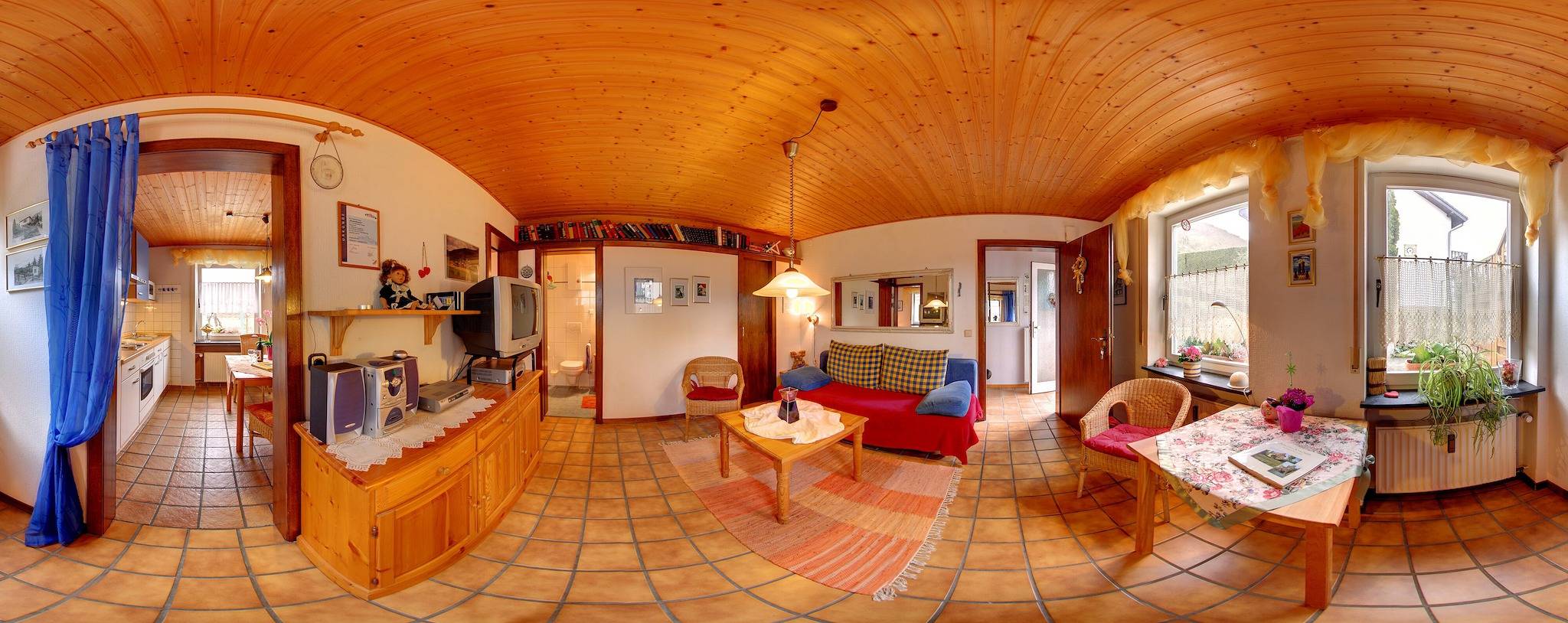 Ganze Wohnung, Apartment „Rosentraum“ mit privater Terrasse, Garten und Wlan in Kirn, Landkreis Bad Kreuznach