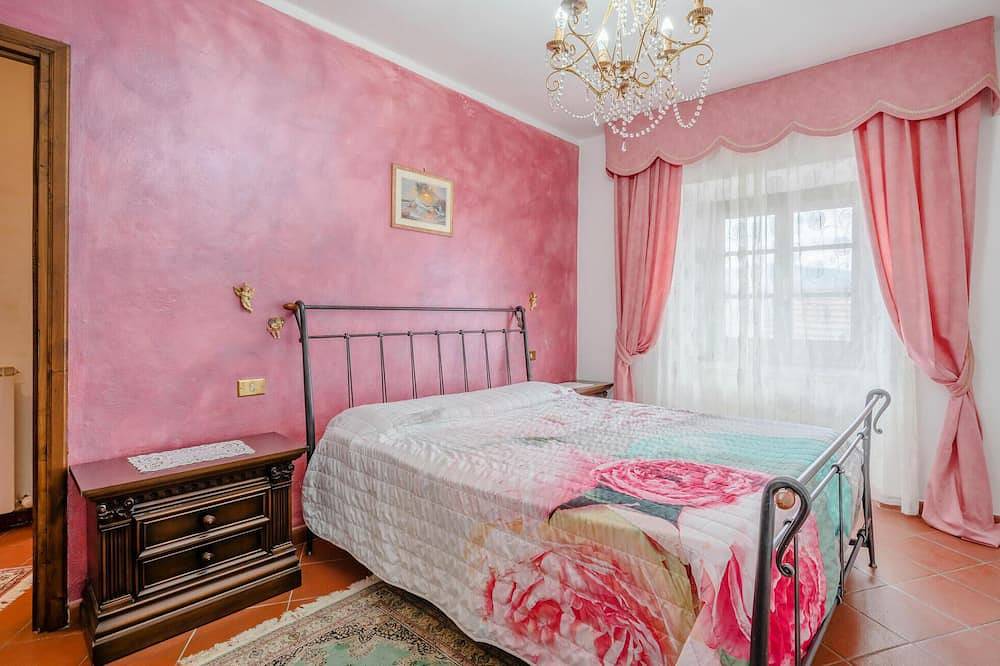 Awesome home in Frazione Antognano in Minucciano, Garfagnana