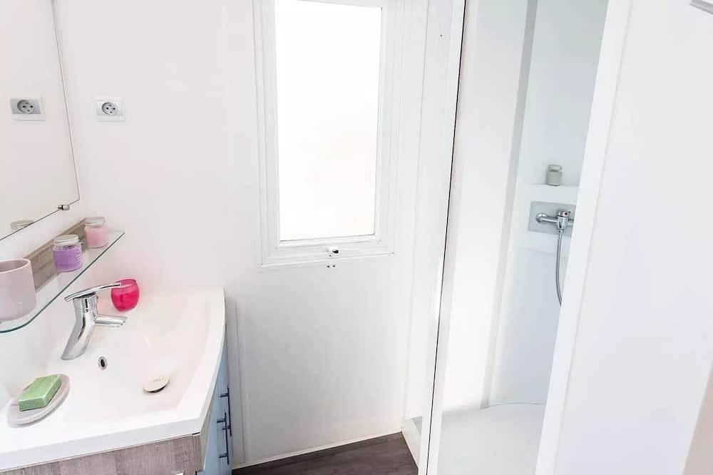 Mobil-home | Comfort | 3 Ch. | 6 pers. | Terrasse surélevée | A/C in Landevieille, Vallée de la Loire