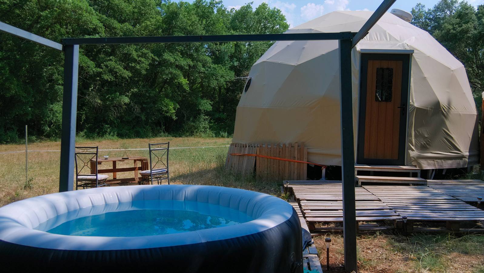 Studio entier, Maison d'hôtes 'La Cabane Aux Chevaux' avec jardin privé in Varages, Région de Brignoles