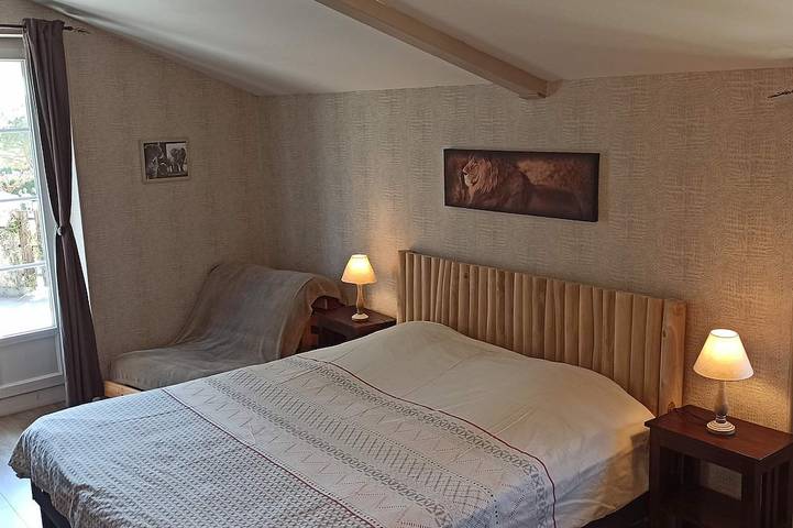 Location de vacances pour 15 personnes, avec jardin, animaux acceptés à Génissieux - 2