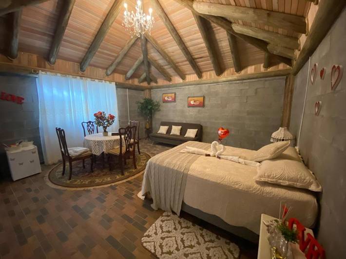 Casas e apartamentos de temporada para 5 pessoas, com vista e piscina e ainda vista para o lago and jardim em Farroupilha