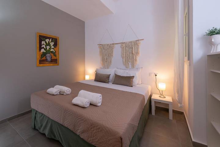 Appartement entier, Appartement de vacances pour 8 personnes avec balcon in Région d'Iraklio-Héraklion