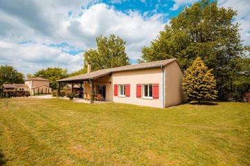 Cottage pour 6 personnes, avec jardin ainsi que vue et piscine, animaux acceptés à Vasles