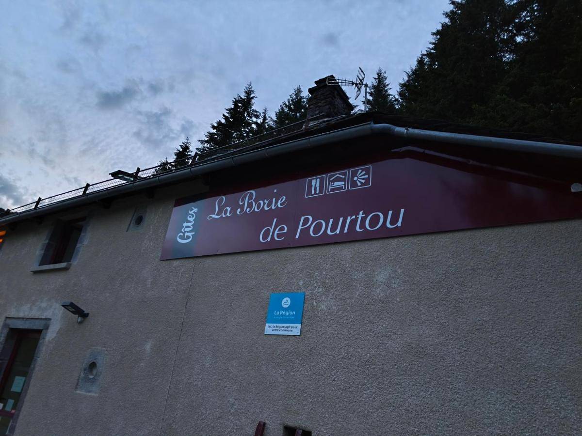 Gite la Borie de Pourtou Santoire in Condat, Parc naturel régional des Volcans d'Auvergne