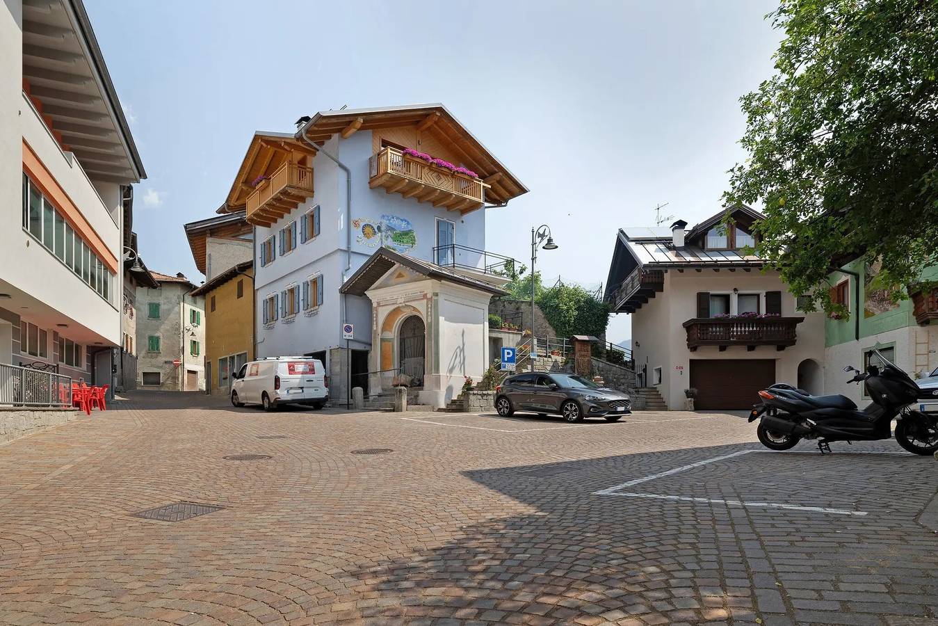 Appartement entier, Appartement 'Meridiana' avec vue sur la montagne et Wi-Fi in Roncone, Sella Giudicarie