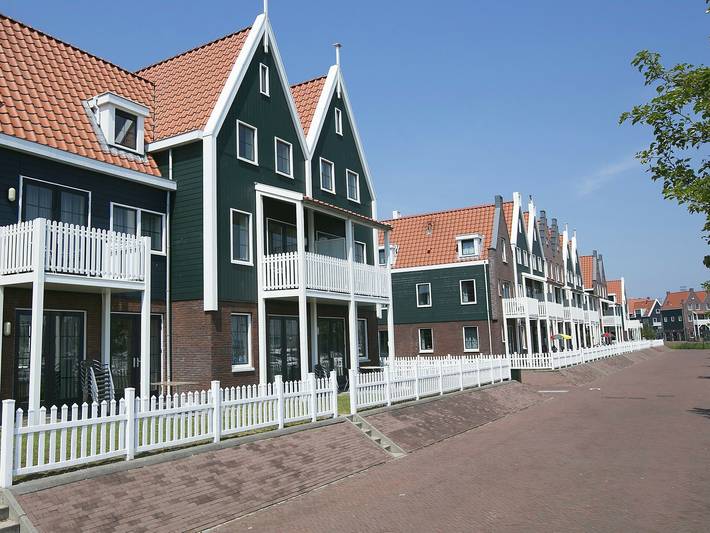 Ferienwohnung für 5 Personen, mit Terrasse und Garten sowie Pool am Markermeer