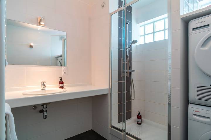 Apartamento entero, Apartamento de vacaciones para 8 personas con balcón in Saint-Philibert, Côte des Mégalithes