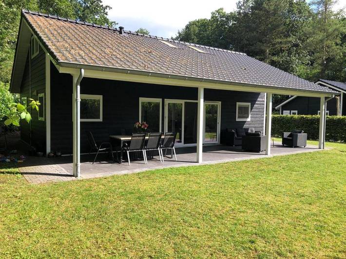 Vakantiehuis voor 6 personen, with Terras and Tuin as well as Zwembad in Rhenen