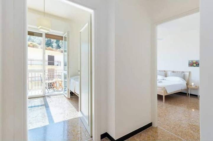 Entire apartment, Hostdomus - Seaside in Noli, Riviera di Ponente