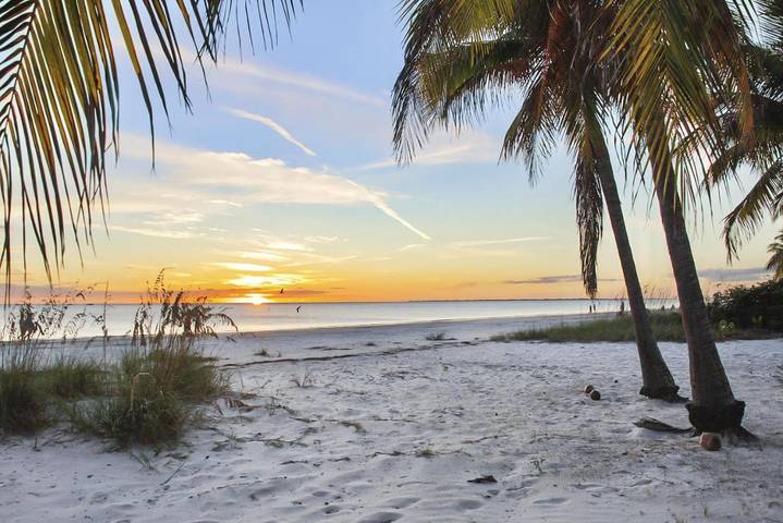 Vakantiehuis voor 2 personen, with terras and uitzicht as well as zwembad in Fort Myers Beach