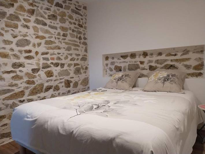 Gîte pour 4 personnes, avec jardin ainsi que terrasse et vue à Saint-Germain-Lespinasse - 4