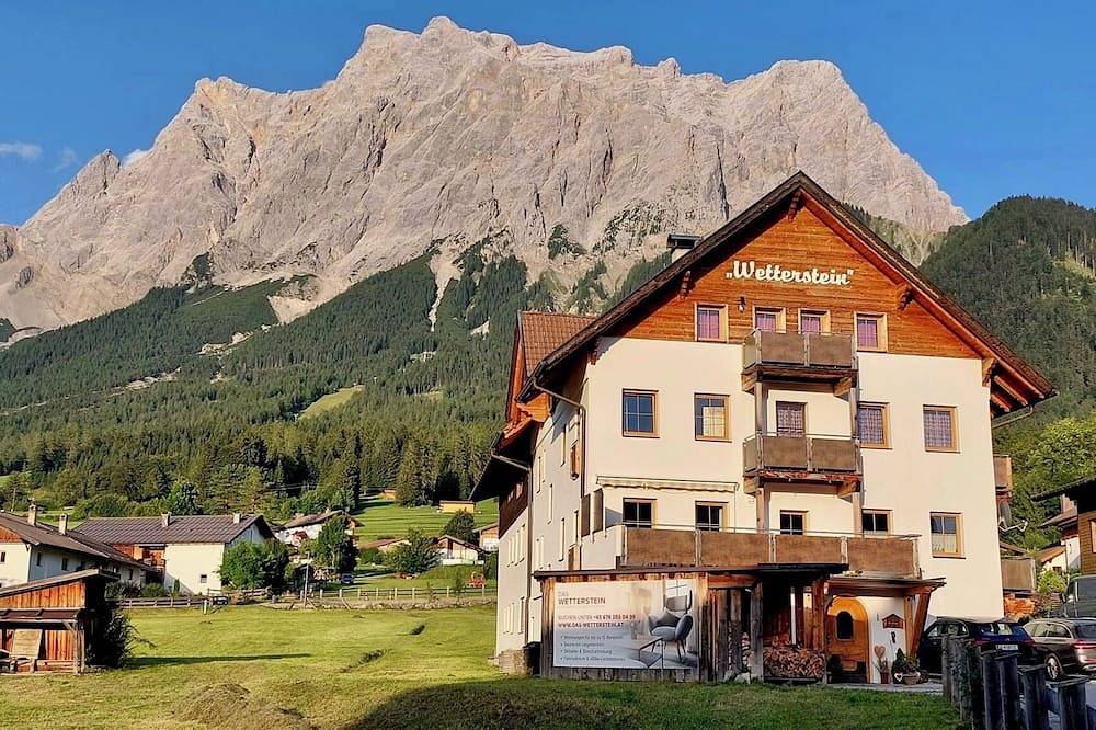 Ganze Wohnung, Exklusive Ferienwohnung \"Die Sonnenspitze\" für bis zu 10 Personen in Ehrwald in Ehrwald, Ammergauer Alpen (Österreich)
